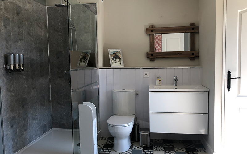 Monet Suite Bathroom